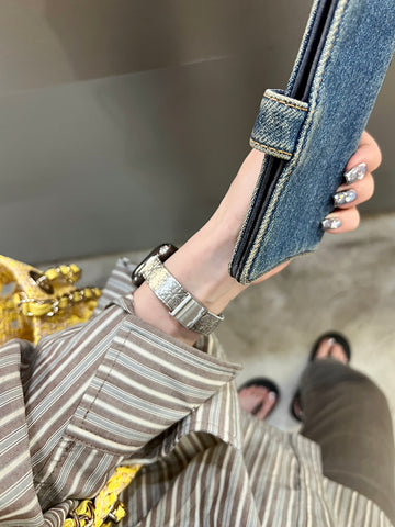 Stainless steel bracelet with crushed silver rattan checkered pattern for applewatch