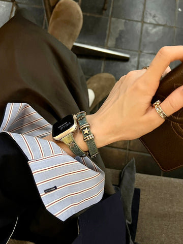 Denim strap with three-dimensional stars and double circles