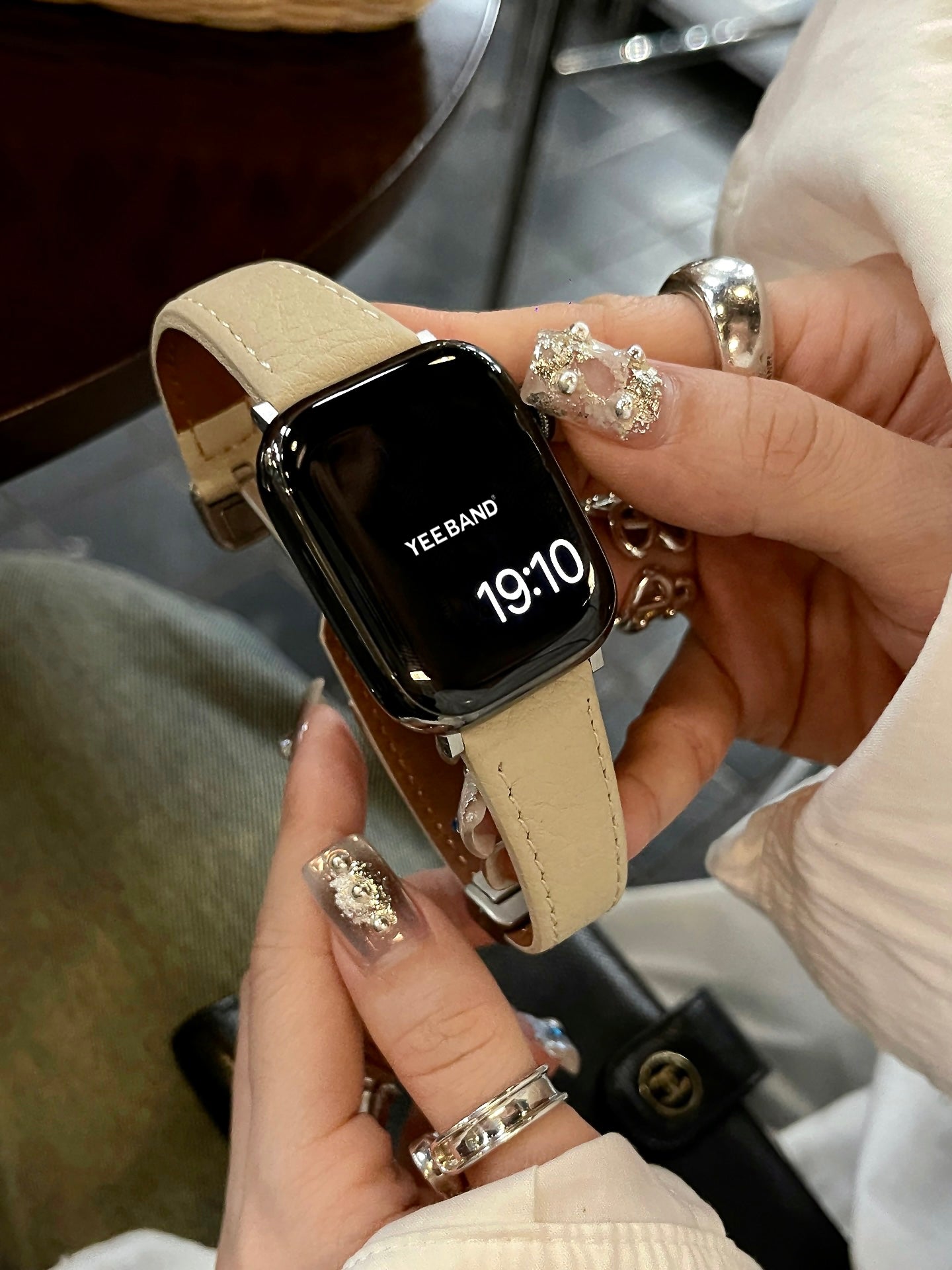 Magnetic Pebbled Leather Band