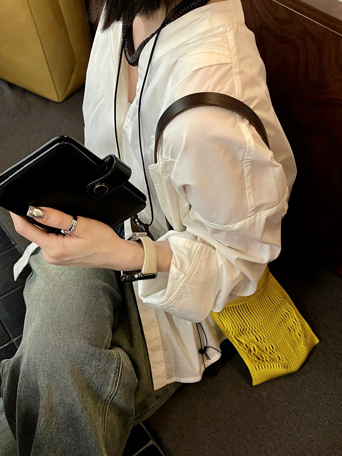 Magnetic Pebbled Leather Band