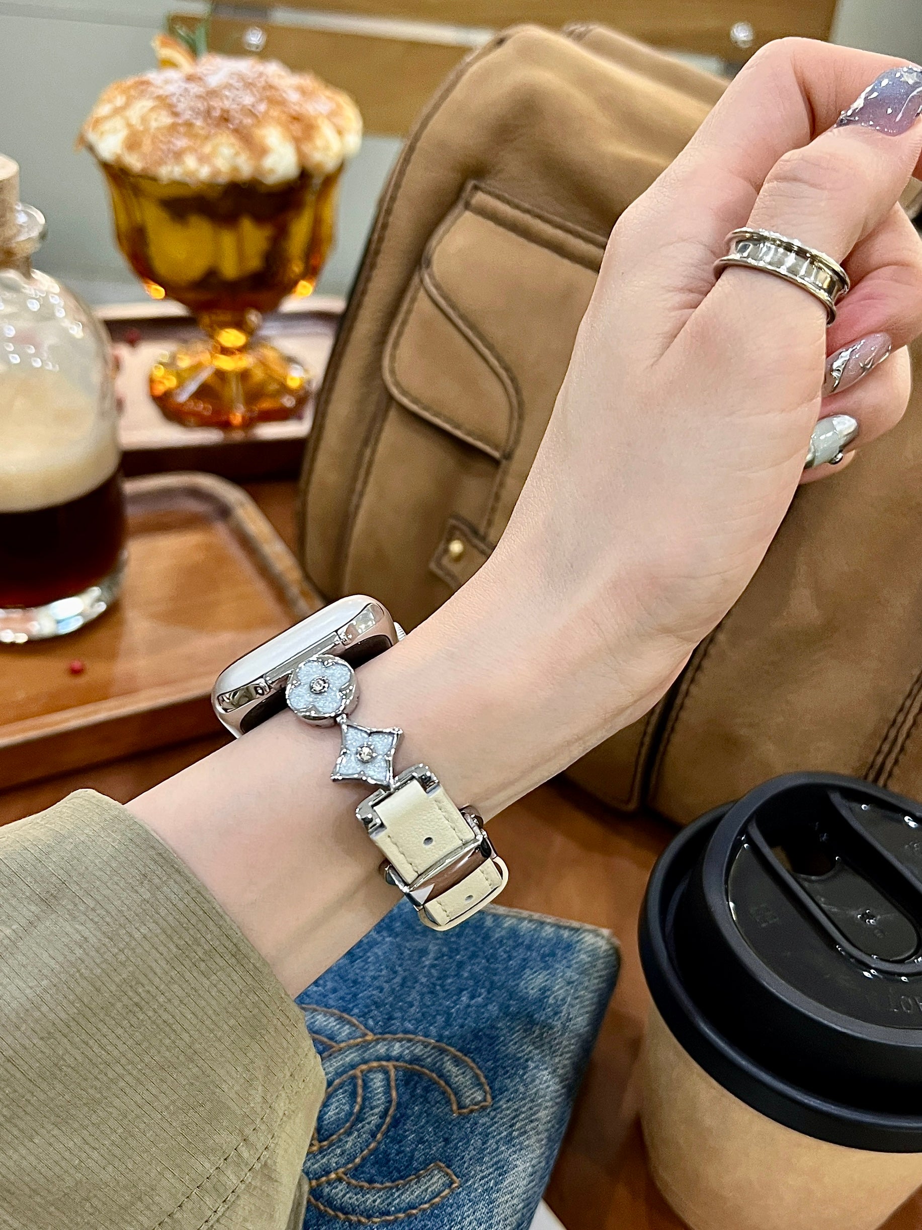 Enameled leather strap with tangerine flowers